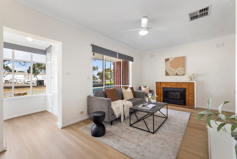 Photo - 10 Winsham Street, Davoren Park SA 5113 - Image 2