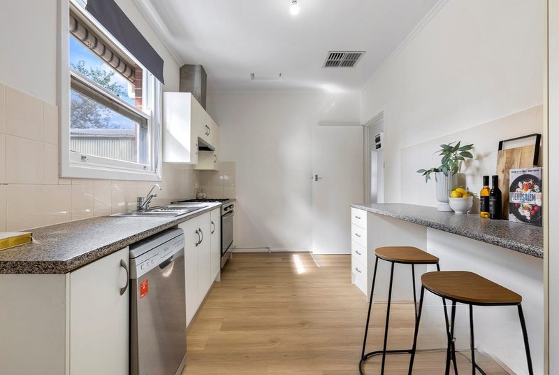 Photo - 10 Winsham Street, Davoren Park SA 5113 - Image 7