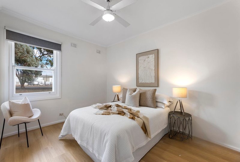 Photo - 10 Winsham Street, Davoren Park SA 5113 - Image 11