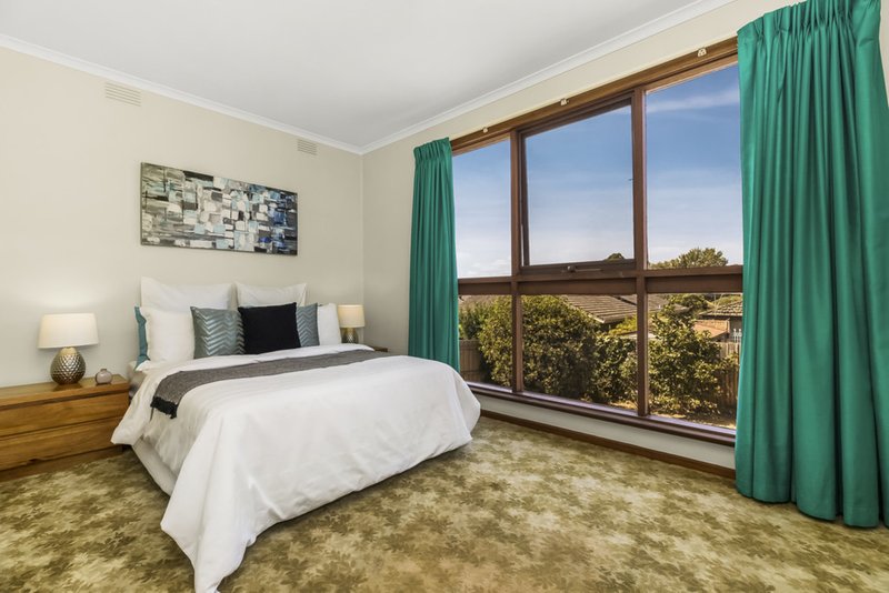 Photo - 10 Winston Street, Glen Waverley VIC 3150 - Image 8