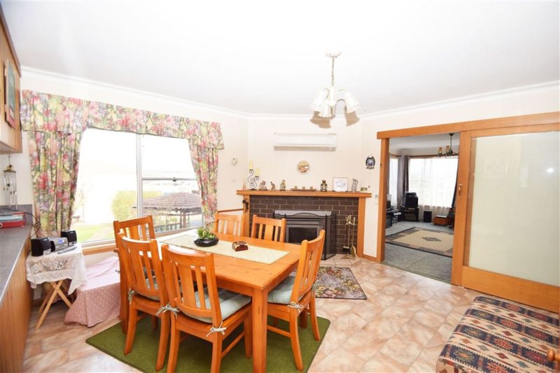 Photo - 10 Winter Street, Deloraine TAS 7304 - Image 4