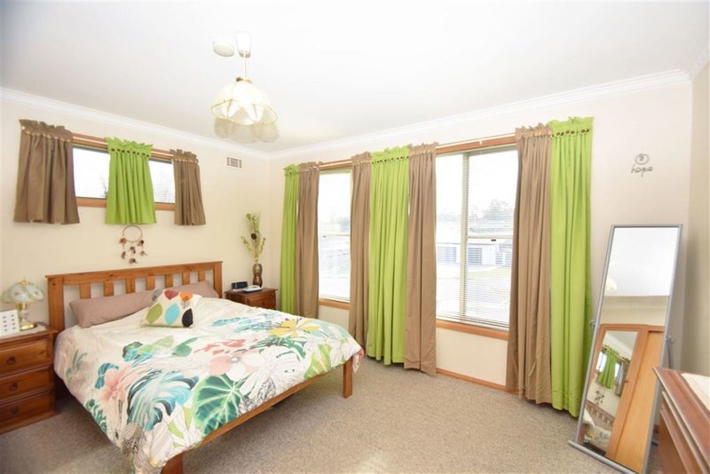 Photo - 10 Winter Street, Deloraine TAS 7304 - Image 7