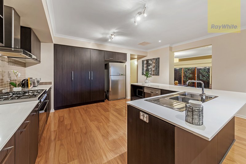 Photo - 10 Wisteria Avenue, Craigieburn VIC 3064 - Image 3