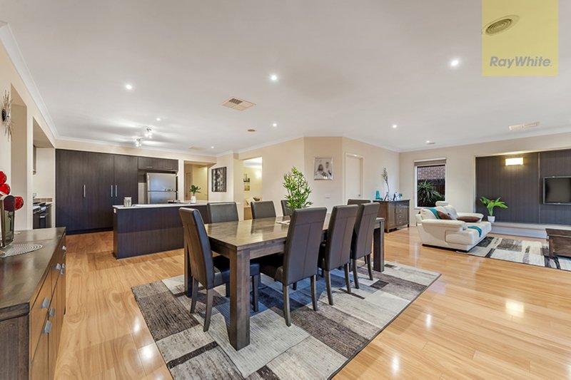 Photo - 10 Wisteria Avenue, Craigieburn VIC 3064 - Image 5