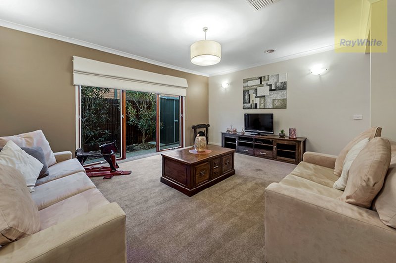 Photo - 10 Wisteria Avenue, Craigieburn VIC 3064 - Image 9