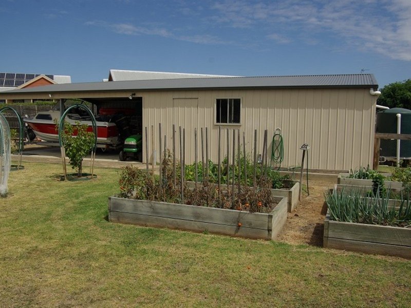 Photo - 10 Wisteria Place, Paynesville VIC 3880 - Image 22