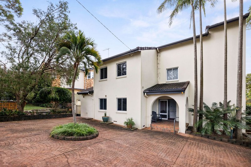 Photo - 10 Wollombi Road, Northbridge NSW 2063 - Image 2