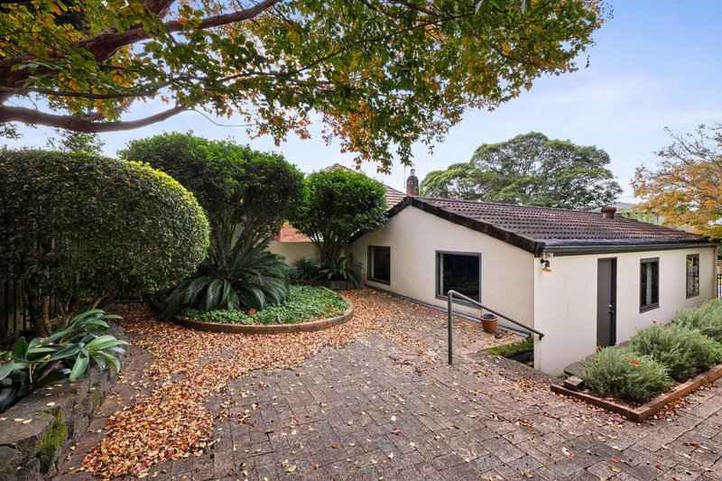 Photo - 10 Wollombi Road, Northbridge NSW 2063 - Image 4