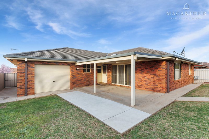 Photo - 10 Wonkana Road, Glenfield Park NSW 2650 - Image 16