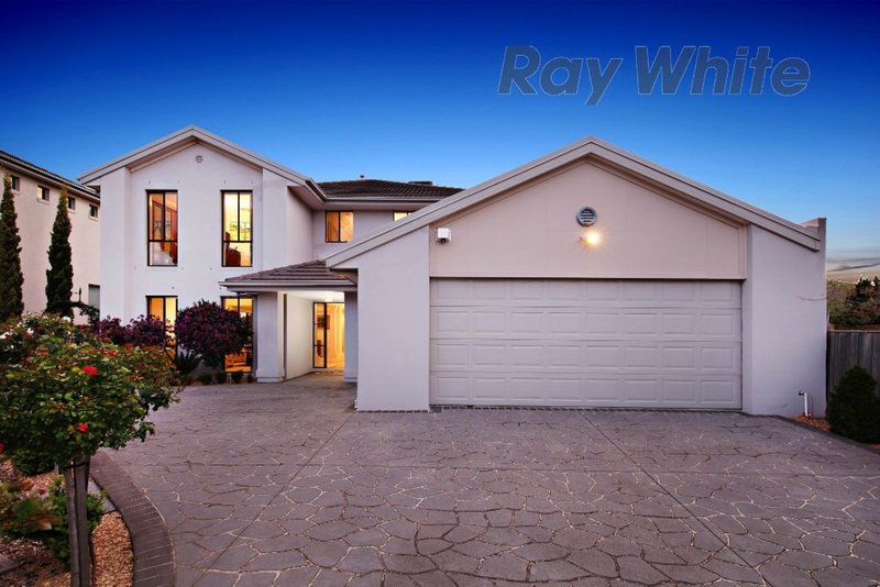 Photo - 10 Woodruff Court, Sanctuary Lakes VIC 3030 - Image 2