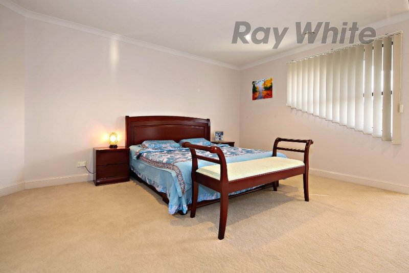 Photo - 10 Woodruff Court, Sanctuary Lakes VIC 3030 - Image 17