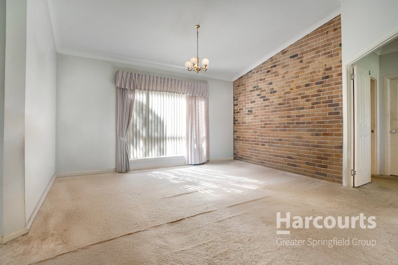 Photo - 10 Woodvale Crescent, Forest Lake QLD 4078 - Image 12