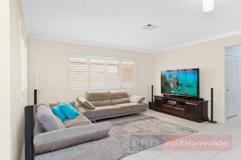 Photo - 10 Worsley Street, East Hills NSW 2213 - Image 3