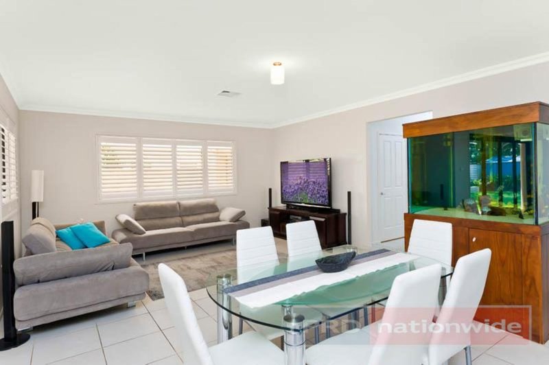 Photo - 10 Worsley Street, East Hills NSW 2213 - Image 4