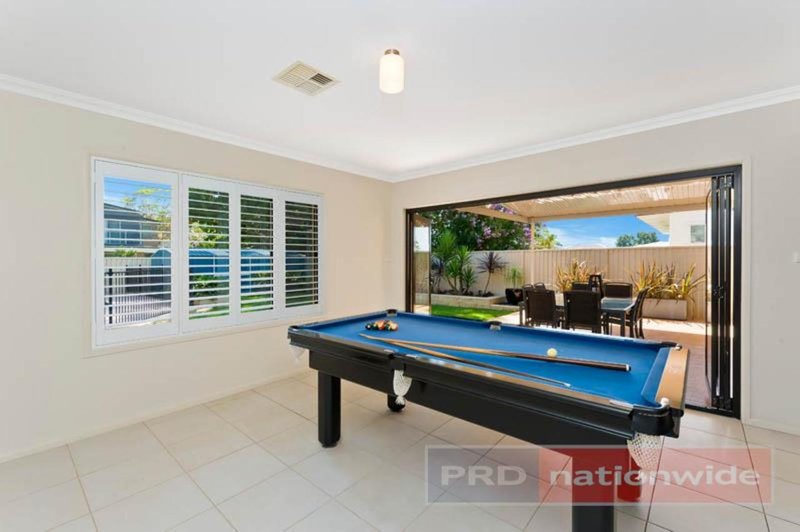 Photo - 10 Worsley Street, East Hills NSW 2213 - Image 6