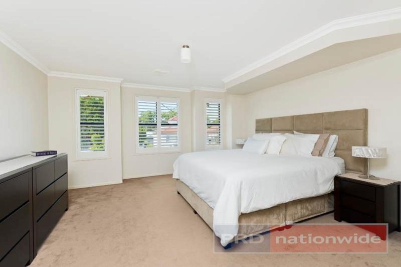 Photo - 10 Worsley Street, East Hills NSW 2213 - Image 8