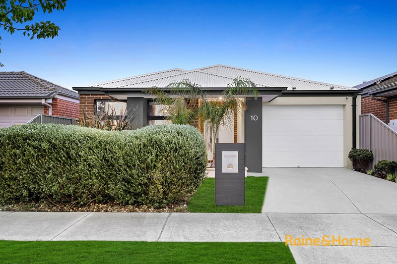 10 Yellow Robin Circuit, Cranbourne East VIC 3977