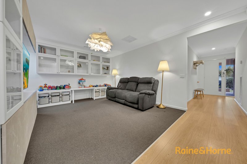 Photo - 10 Yellow Robin Circuit, Cranbourne East VIC 3977 - Image 5