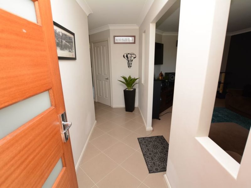 Photo - 10 Yellowfin Avenue, Old Bar NSW 2430 - Image 4