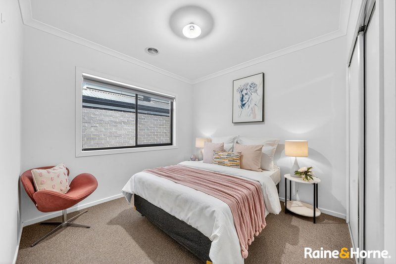 Photo - 10 Yellowstone Road, Tarneit VIC 3029 - Image 10