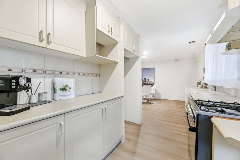 Photo - 10 Yennora Court, Keysborough VIC 3173 - Image 6