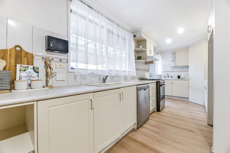 Photo - 10 Yennora Court, Keysborough VIC 3173 - Image 7