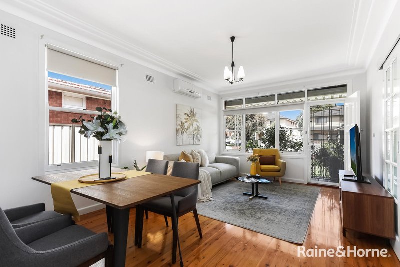 Photo - 10 York Street, Kingsgrove NSW 2208 - Image 2