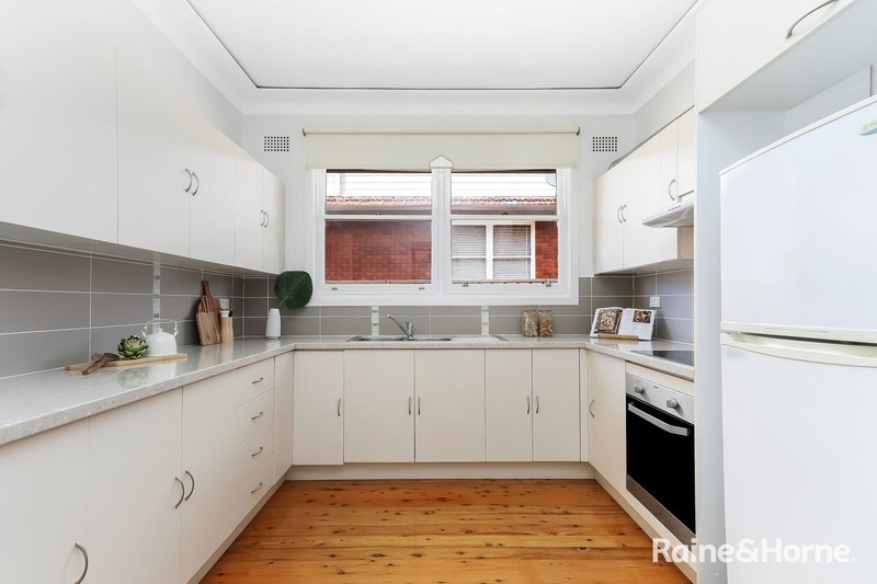 Photo - 10 York Street, Kingsgrove NSW 2208 - Image 3