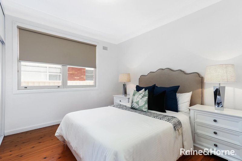 Photo - 10 York Street, Kingsgrove NSW 2208 - Image 5