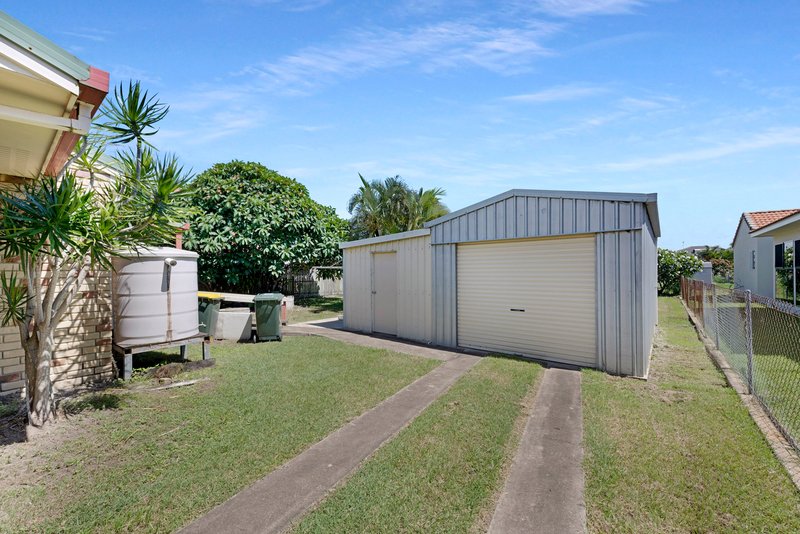 Photo - 10 Young Street, Burnett Heads QLD 4670 - Image 9