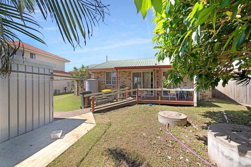 Photo - 10 Young Street, Burnett Heads QLD 4670 - Image 18