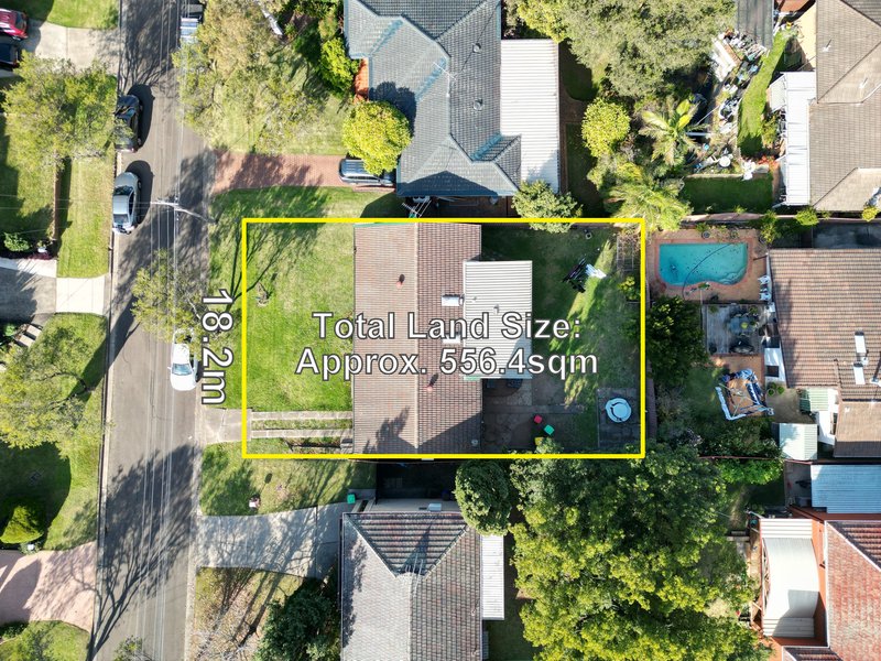 10 Yvonne Crescent, Georges Hall NSW 2198