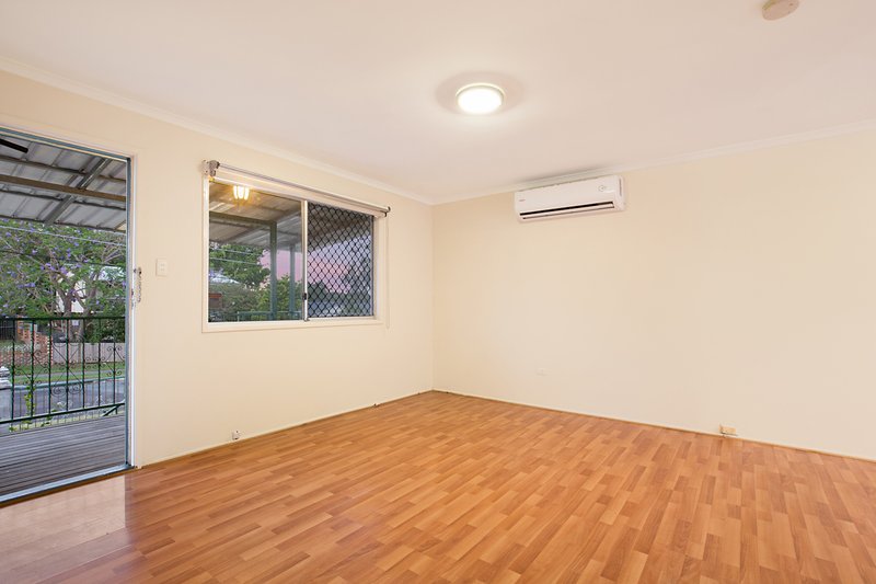 Photo - 10 Yvonne Drive, Boronia Heights QLD 4124 - Image 6