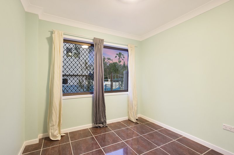 Photo - 10 Yvonne Drive, Boronia Heights QLD 4124 - Image 11