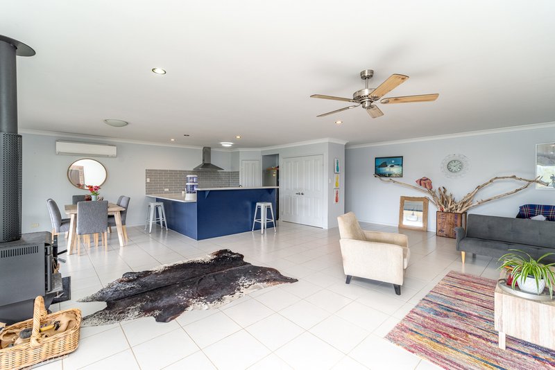 Photo - 100-102 Scarvell Pl , Kooralbyn QLD 4285 - Image 2