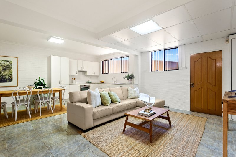 Photo - 100 Blackman Parade, Unanderra NSW 2526 - Image 5