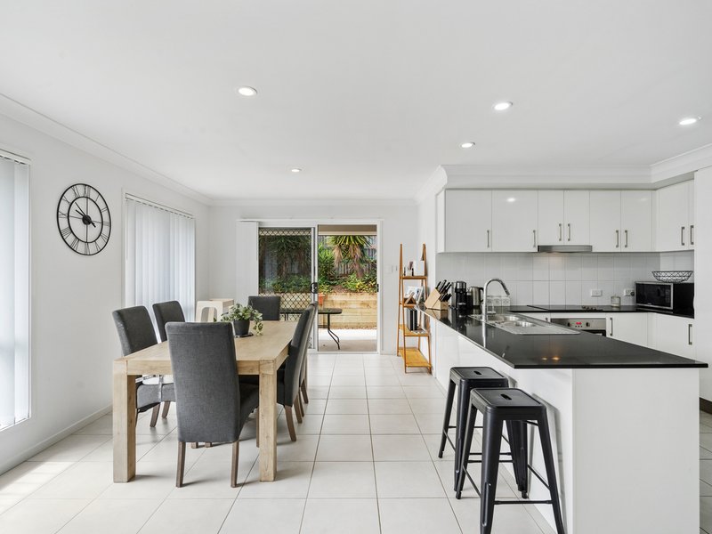 Photo - 100 Brookvale Drive, Victoria Point QLD 4165 - Image 6