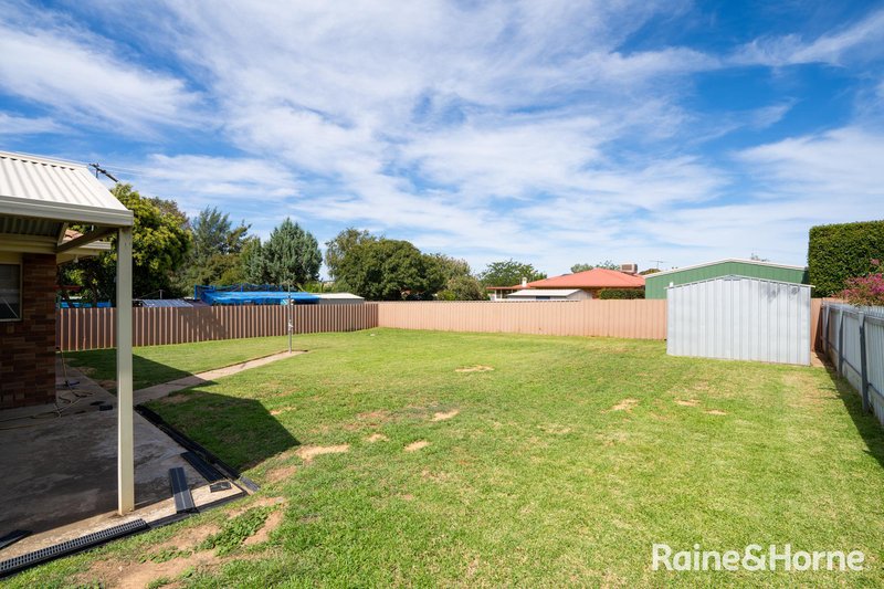 Photo - 100 Dalman Parkway, Glenfield Park NSW 2650 - Image 10