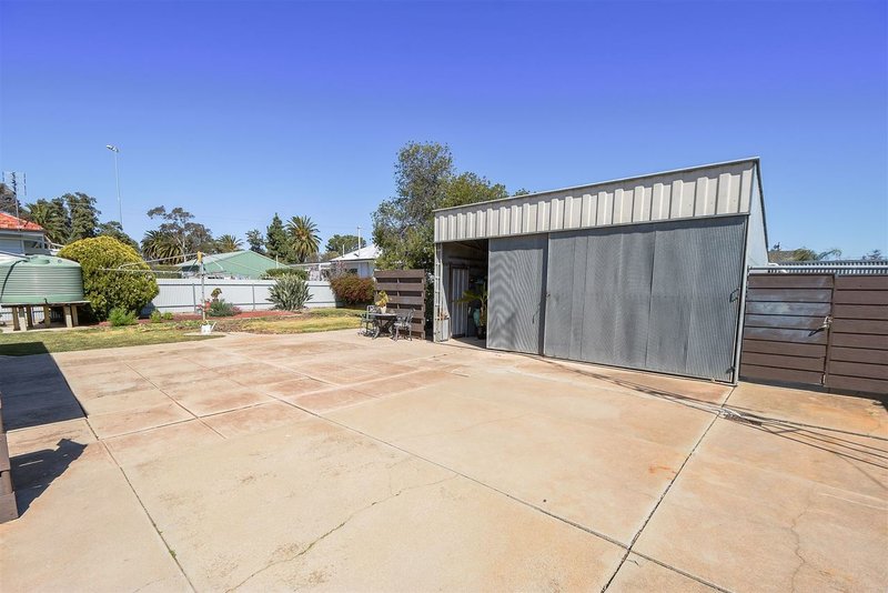 Photo - 100 Devereux Street, Warracknabeal VIC 3393 - Image 11