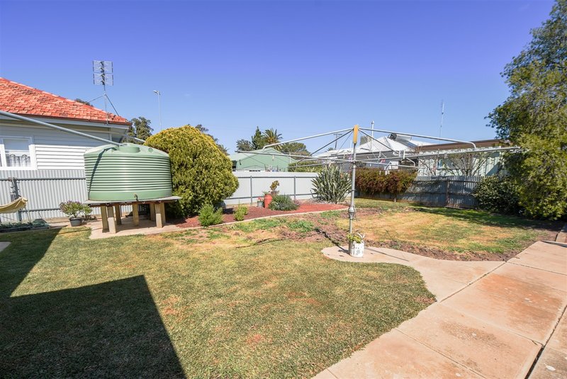 Photo - 100 Devereux Street, Warracknabeal VIC 3393 - Image 12