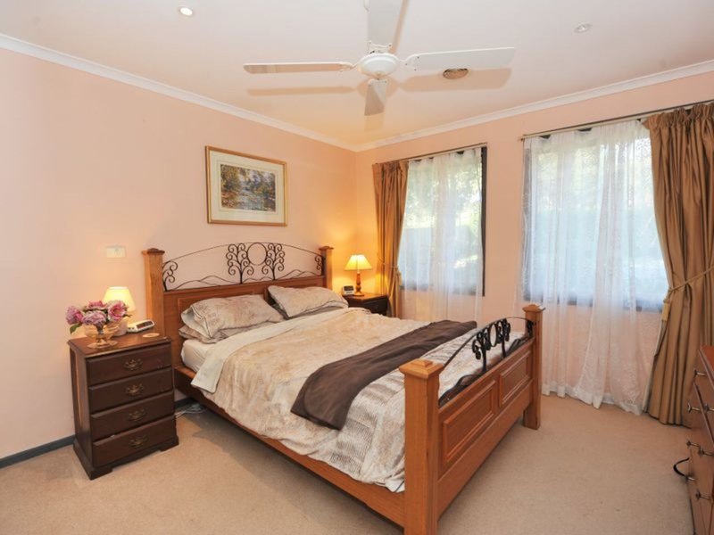 Photo - 100 Duncan Drive, Pakenham VIC 3810 - Image 7