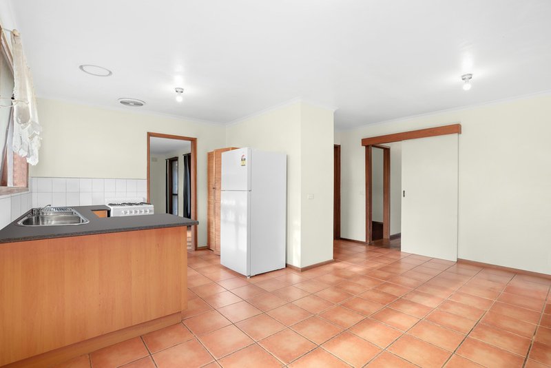 Photo - 100 Duncans Road, Werribee VIC 3030 - Image 6