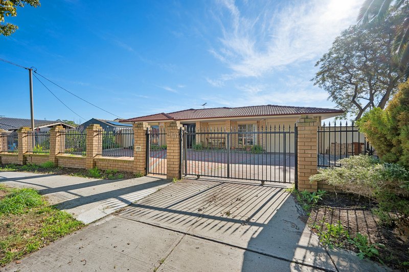 Photo - 100 George Way, Cannington WA 6107 - Image 3