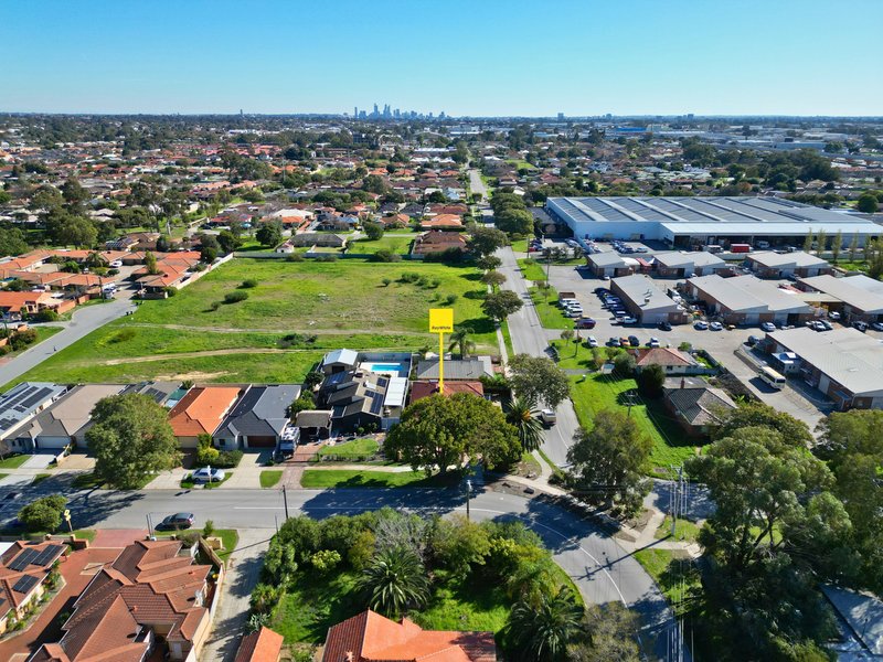 Photo - 100 George Way, Cannington WA 6107 - Image 4