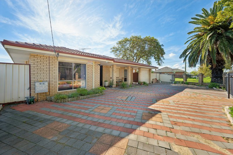 Photo - 100 George Way, Cannington WA 6107 - Image 6