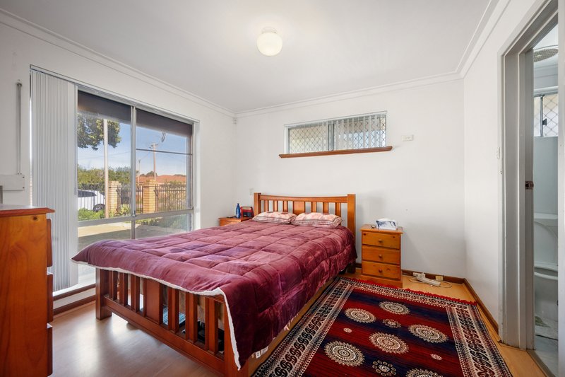 Photo - 100 George Way, Cannington WA 6107 - Image 8