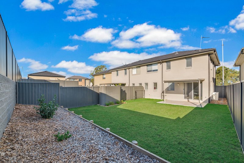 Photo - 100 Hampshire Boulevard, Spring Farm NSW 2570 - Image 9