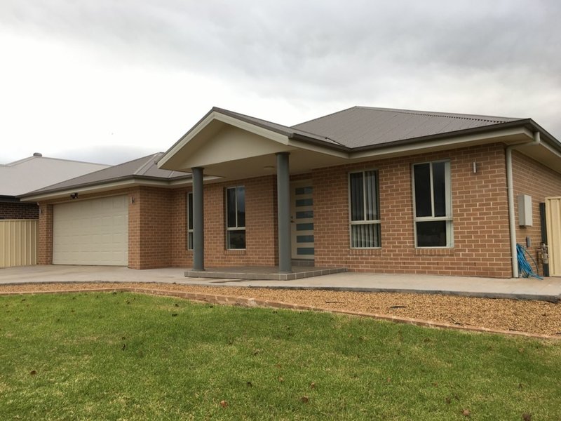 Photo - 100 Hillam Drive, Griffith NSW 2680 - Image 2