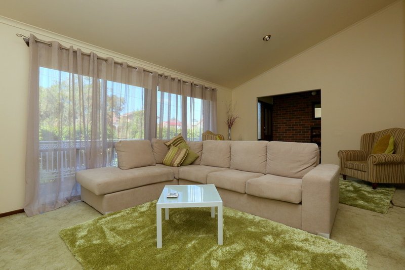 Photo - 100 Lucinda Avenue, Bass Hill NSW 2197 - Image 3