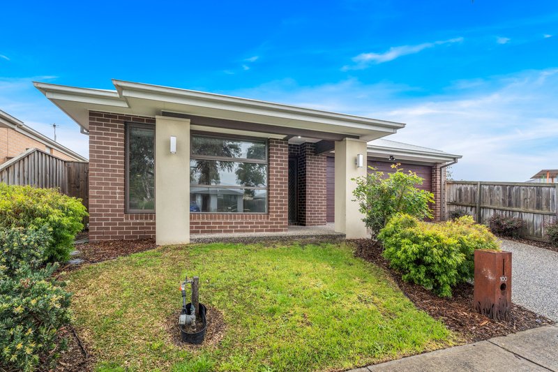 Photo - 100 Oakbank Boulevard, Whittlesea VIC 3757 - Image 2